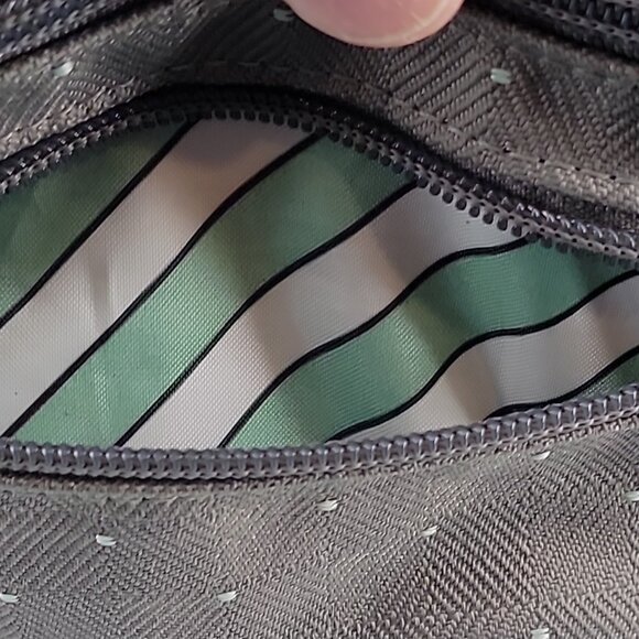 🎒 Dakine Gray Herringbone Fanny Pack / Crossbody – Very Good Condition 🎒 - Picture 7 of 7